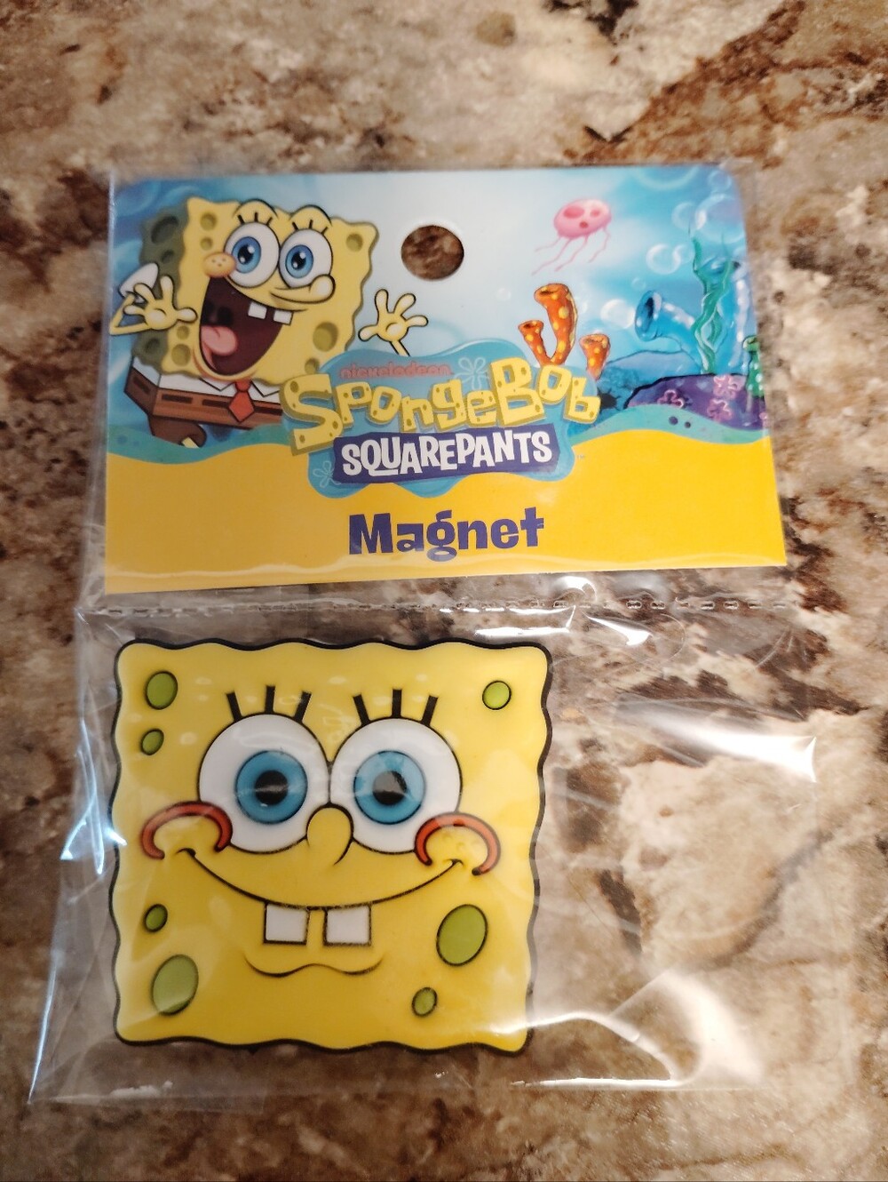 SpongeBob SquarePants Yellow & Blue Smiling Face Magnet.New